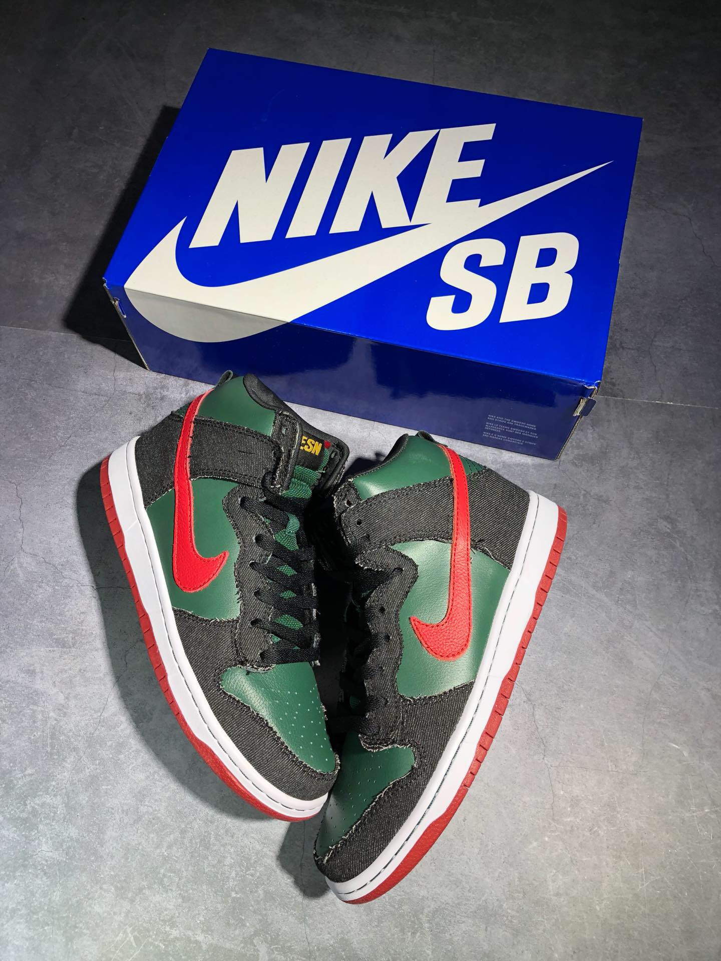 Authentic Nike Dunk SB High RESN Gucci